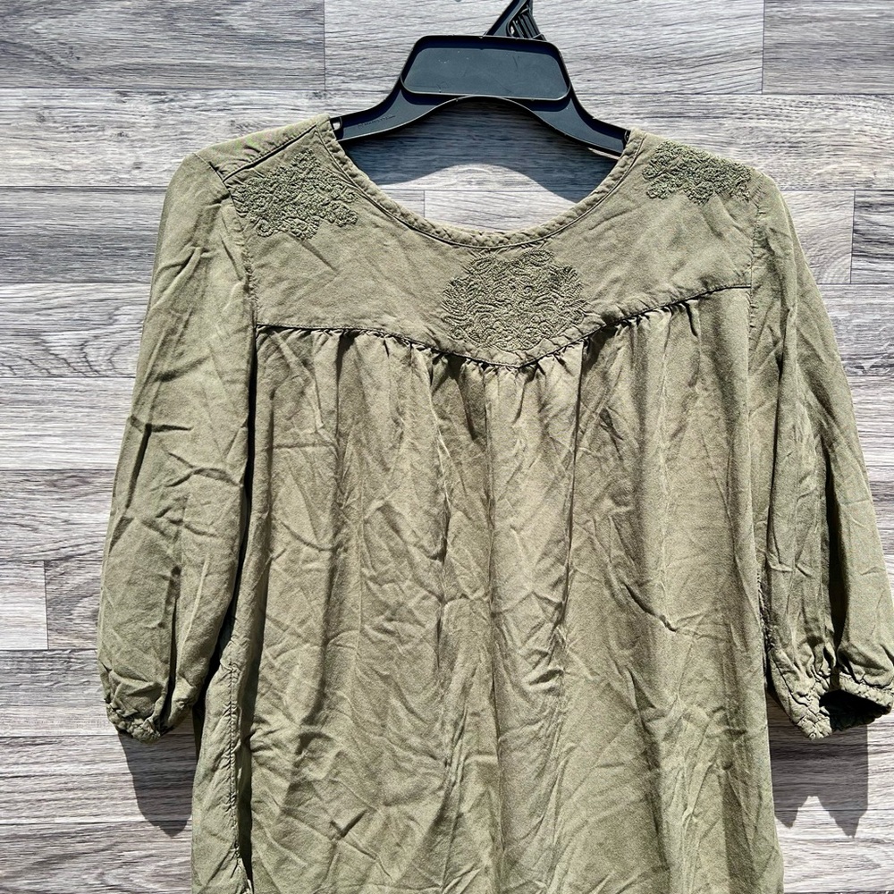 Faded Glory Sage Embroidered Blouse